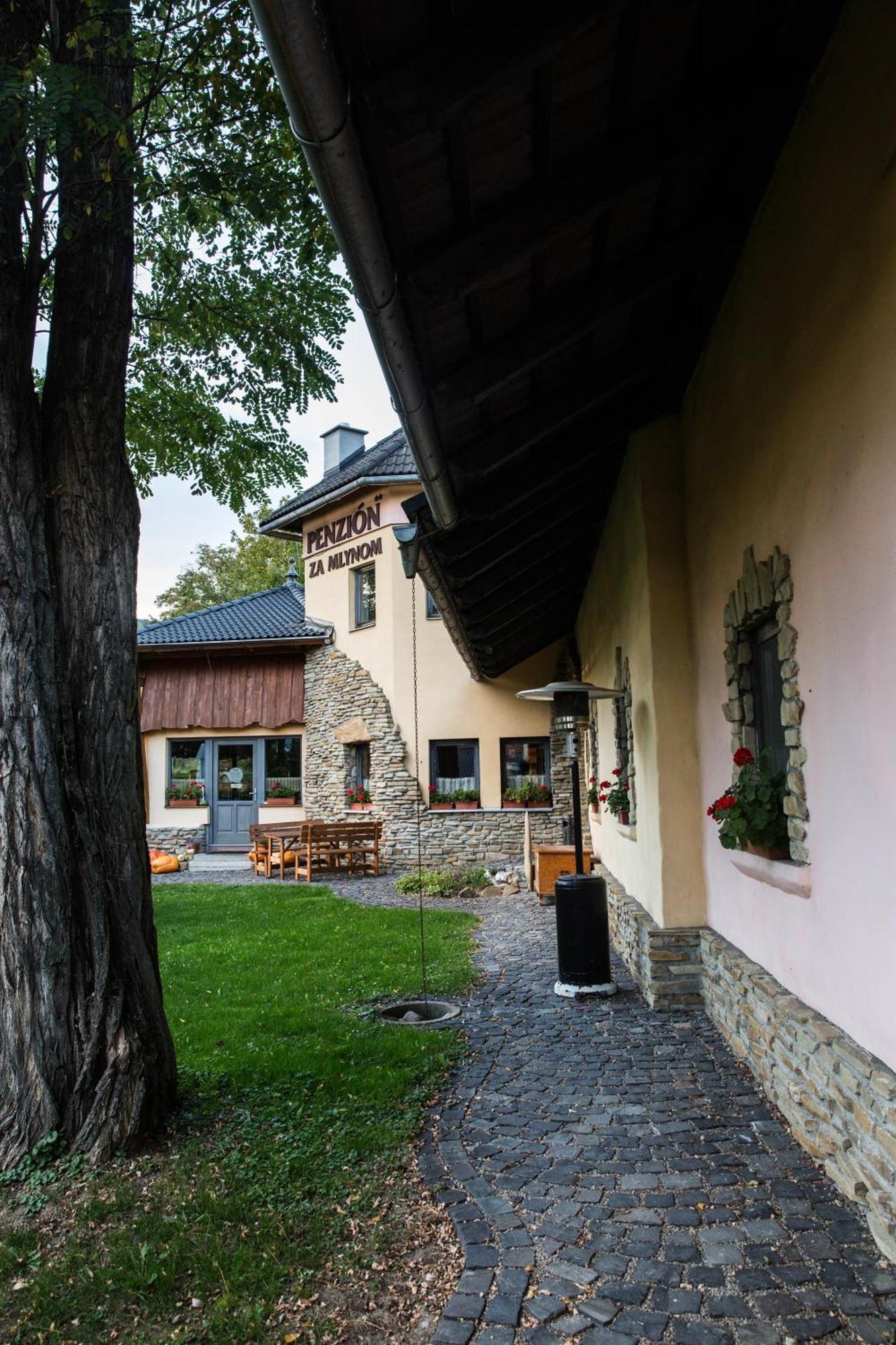 Penzion Za Mlynom Liptovská Teplá Exteriör bild